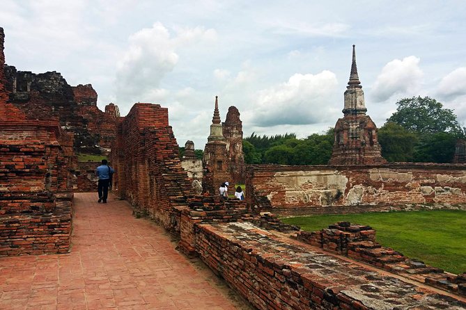 Trip to Ayutthaya With Return Cruise to Bangkok Min. 2 Passenger