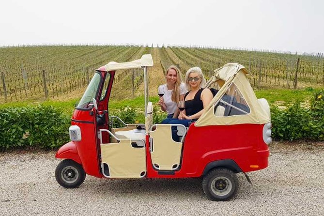 Tuk Tuk & Wine Experience in Tuscany for 2 From Florence