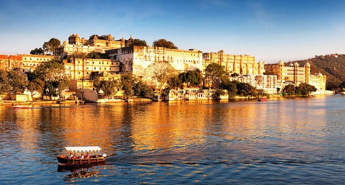 Udaipur Sightseeing Tour With Guide