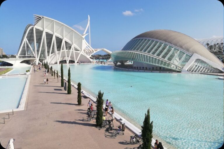 Valencia E-Bike Self-Guided Tour: Ride. Discover. Enjoy.