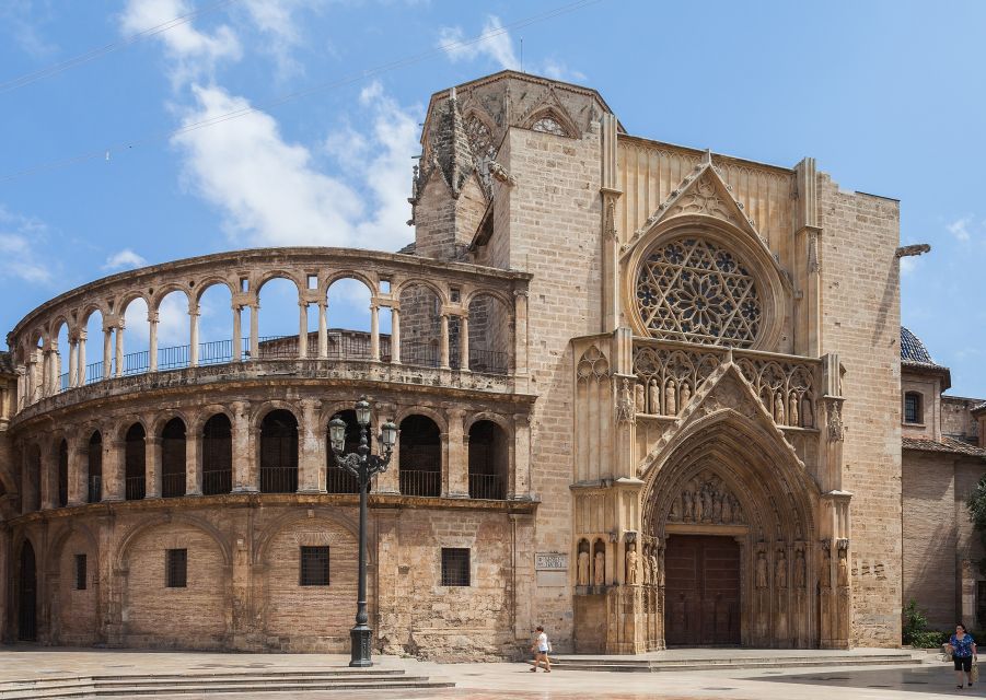 Valencia: Guided City Walking Tour With Tapas Tastings