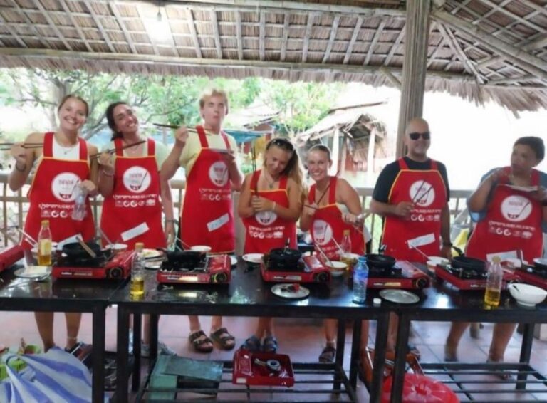 Vegetarian Cooking Class With Local Family in Hoi an