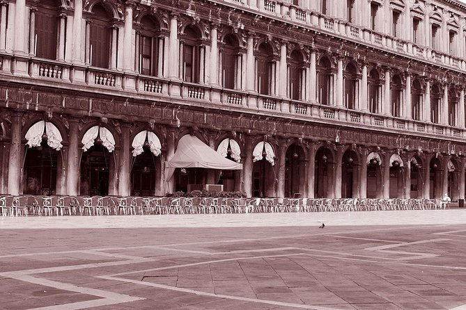 Venice’s Hidden History Plus Murano Tour