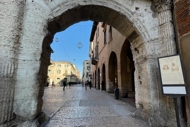 Verona Small Group Walking Tour With Cable Car and Arena Tickets