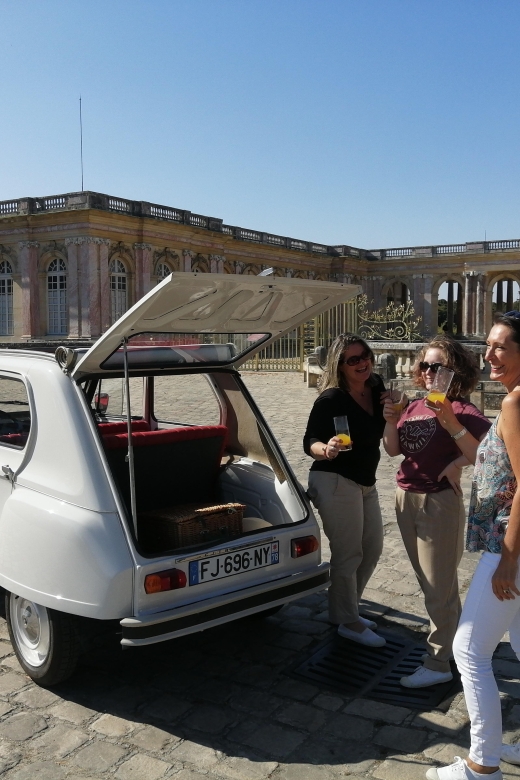 Versailles: 2 Hours Citytour in Vintage Car & Extension Park