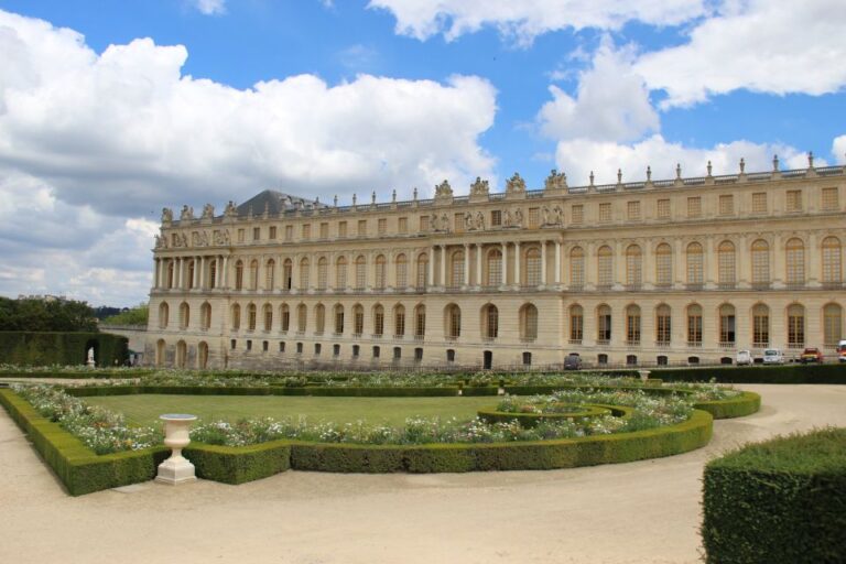 Versailles: Skip-the-Line Palace Guided Tour