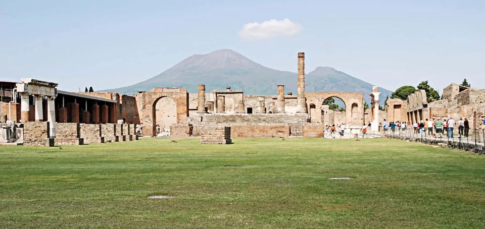1 vesuvius valley and pompeii with wine taste and lunch by van Vesuvius Valley and Pompeii With Wine Taste and Lunch by Van