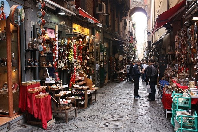 Walk Through Naples Old City – Passeggiata a Napoli