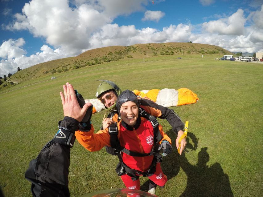 1 wanaka tandem skydive experience 9000 12000 or 15000 ft Wanaka: Tandem Skydive Experience 9,000, 12,000 or 15,000-ft