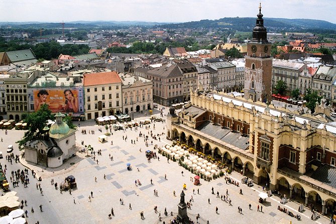 Warsaw: Private Tour to Krakow With Transport and Guide