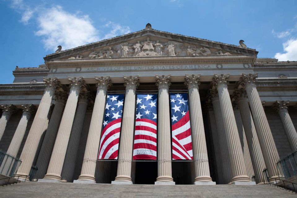 Washington,DC:National Archives & Museum of American History - Full Description