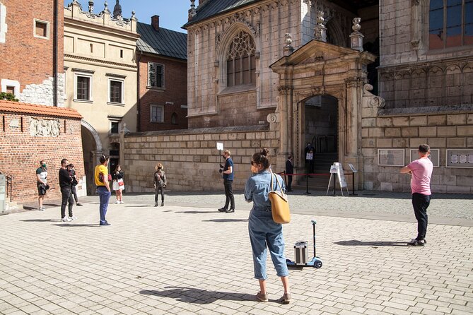 Wawel Hill Private Walking Tour in Your Chosen Language