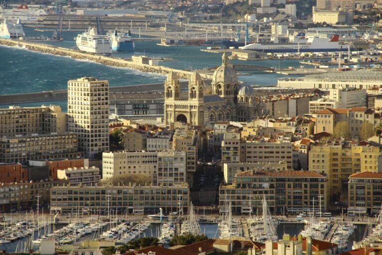 Welcome to Marseille: Private Tour With a Local