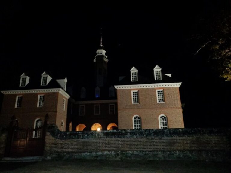 Williamsburg: Haunted Ghosts, Witches, and Pirates Tour