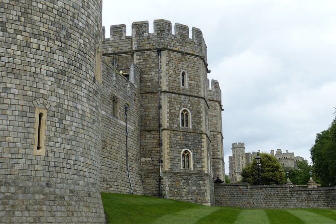 Windsor Castle, Bath and Stonehenge Tour
