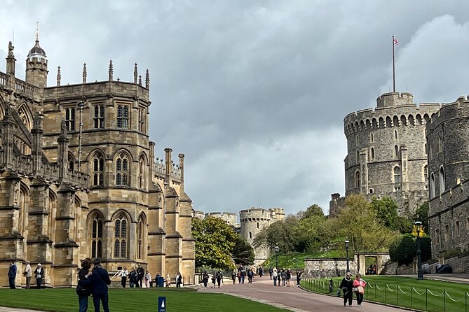 Windsor Castle Private Car Tour, Self Guided With Chauffeur