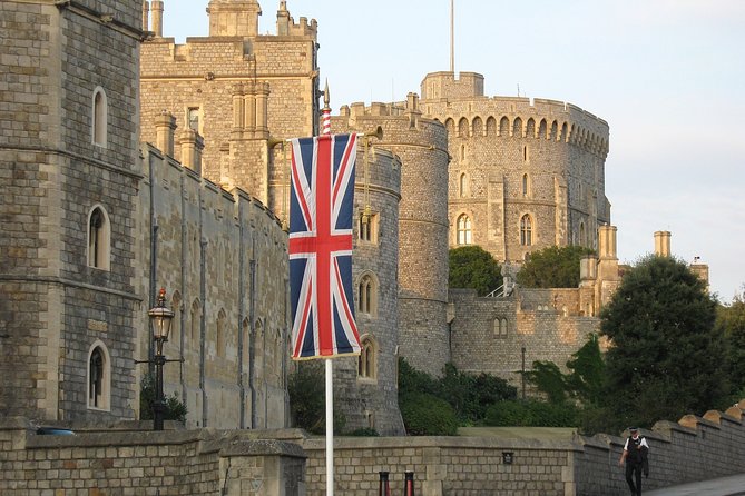 Windsor,Stonehenge & Winchester Luxurious Executive Vehicle Private Tour