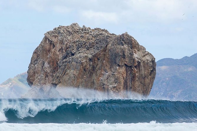 Witches Rock Surf Tour by Boat for ADVANCED Surfers