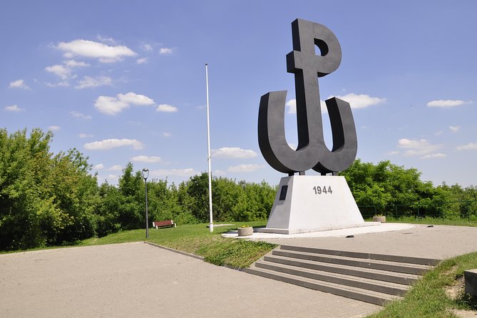 World War II Warsaw Private Tour With Military Cemetery