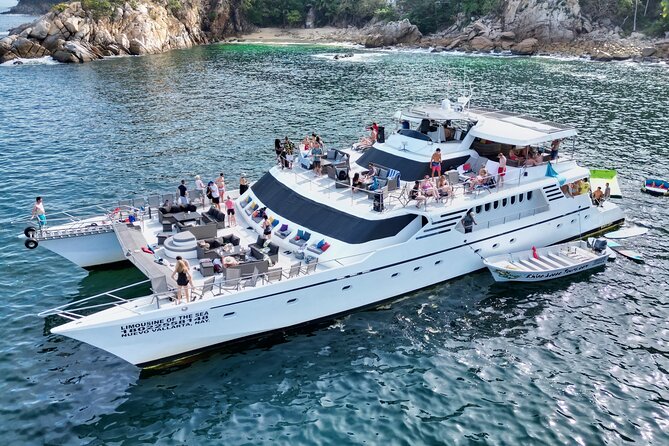 Yelapa and Bay of Banderas Day Cruise With Drinks and Lunch  – Puerto Vallarta