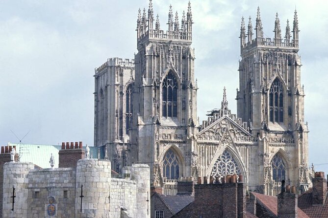 York Day Tour by Train From London
