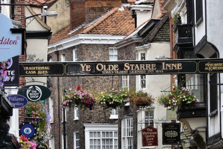 York Private Guided Walking Tour