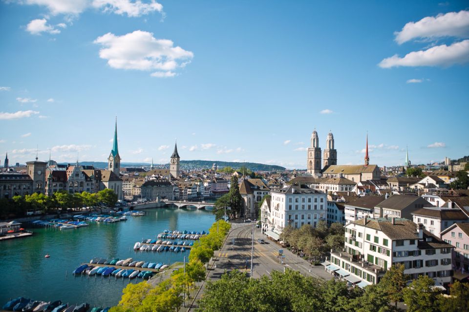 Zurich: Highlights Walking Tour With a Local Guide - Experience Highlights