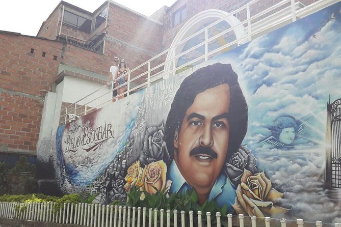 2-Day: Pablo Escobar, Comuna 13, Guatape Including Boat Ride and La Manuela - Tour Itinerary Details