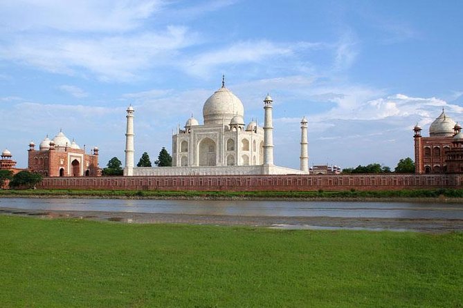 1-Day Trip to the Taj Mahal and Agra With Both Side Commercial Flights - Flight Details