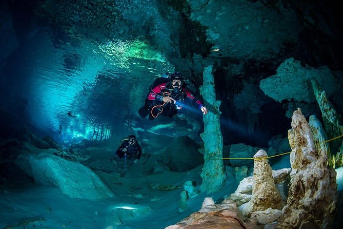 2 Different Divings in Dos Ojos Cenote for Certified Divers in Tulum - Group Size and Instructor Details