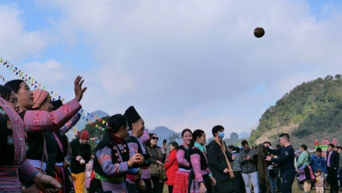 3D2N Mai Chau Tour for Culture Enthusiasts - Day 1: Cultural Immersion in Na Phon Village