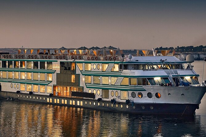 4 Days Nile Cruise From Aswan to Luxor 5* - Dining Experience