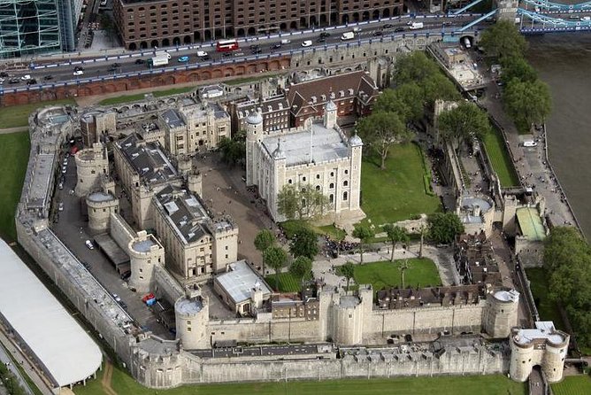 4 Hour Private Guided Tour: Tower Of London and Tate Modern - Tate Modern Exhibits