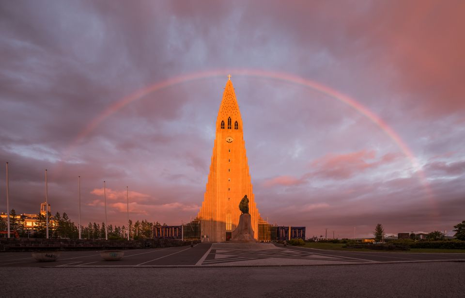 5 Day Iceland Winter Vacation - Northern Lights Hunting Experience