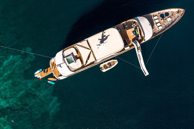 8-Days Private Yacht Charter With MY Cristal in Croatia - Onboard Amenities