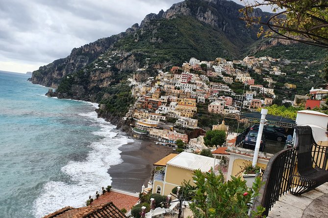 A Private, One-Way Car Transfer Between Naples to Positano - Amenities and Comfort During the Transfer