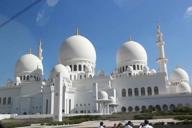 Abu Dhabi City Tour Full Day - Louver Museum & Grand Mosque & Heritage Village - Sheikh Zayed Grand Mosque