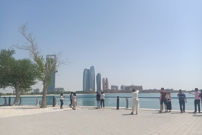 Abu Dhabi Grand Mosque Visit: A Dubai to Abu Dhabi Cultural Tour - Cultural Insights and Etiquette