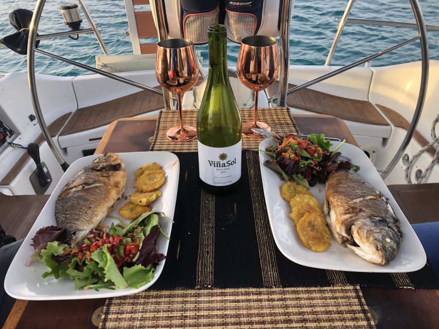 Alcudia: Romantic Sailing Trip With Diner for 2 - Activity Inclusions