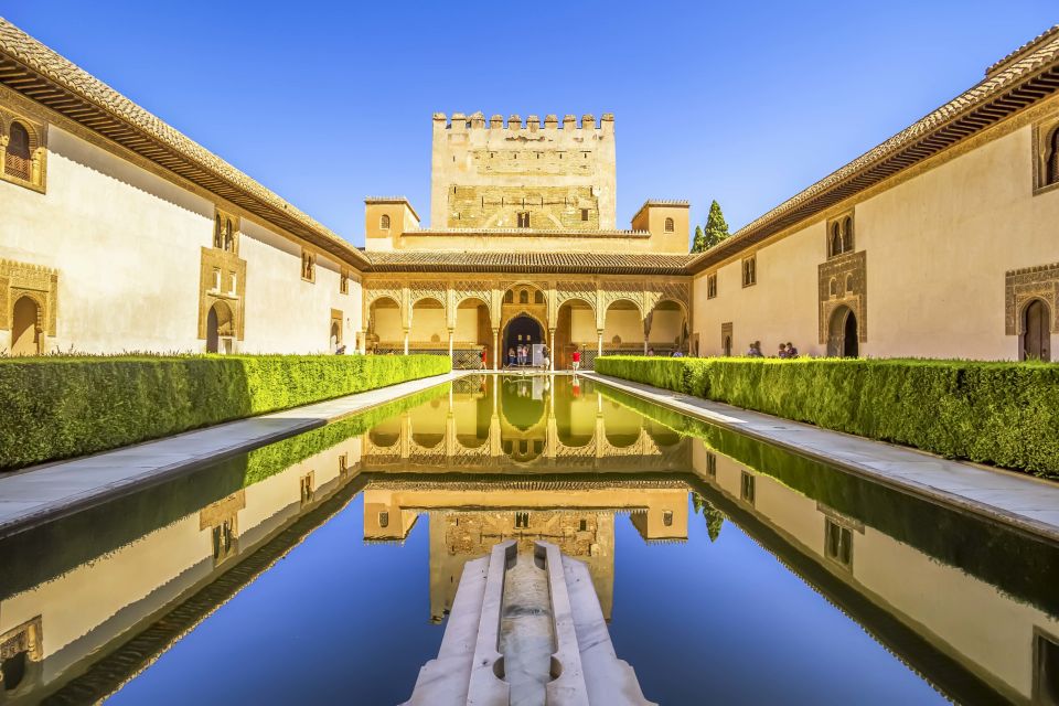 Alhambra and Albaicín Full-Day Private Tour From Seville - Alhambra Highlights