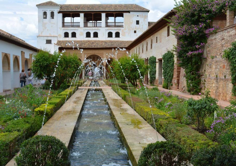 Alhambra & Generalife: Exclusive 3 Hour Private Tour - Experience Highlights of the Private Tour