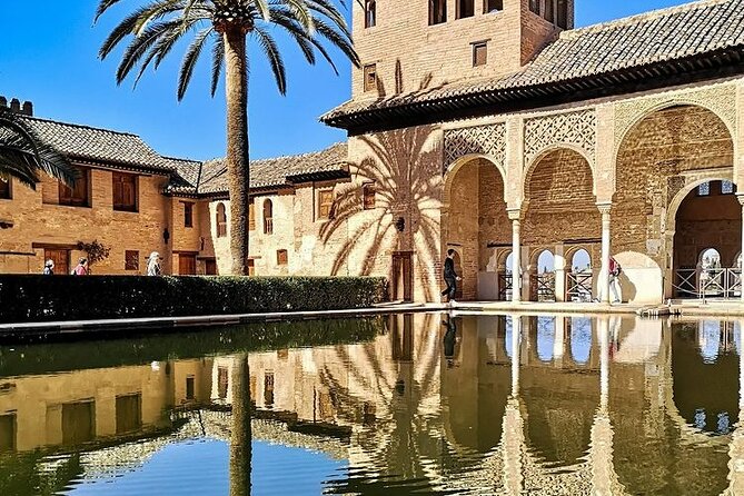 Alhambra, Generalife & Nasrid Palaces Access Audio Guided Tour - Meeting and Pickup Details