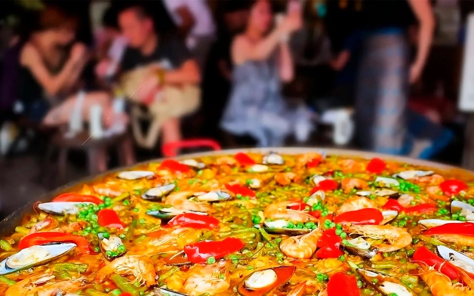 Alicante: Old Town Walking Tour & Paella Show - Booking Information