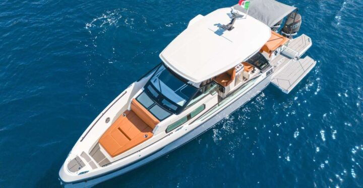 AMALFI COAST: FULL DAY ON LUXURY TENDER - Inclusions and Amenities