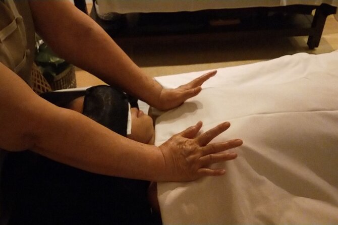Aromatherapy Massage//Aromatherapy Massage - Techniques Used in Aromatherapy Massage