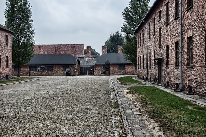 Auschwitz-Birkenau Live Guided Tour and Transfer From Krakow - Pricing and Duration