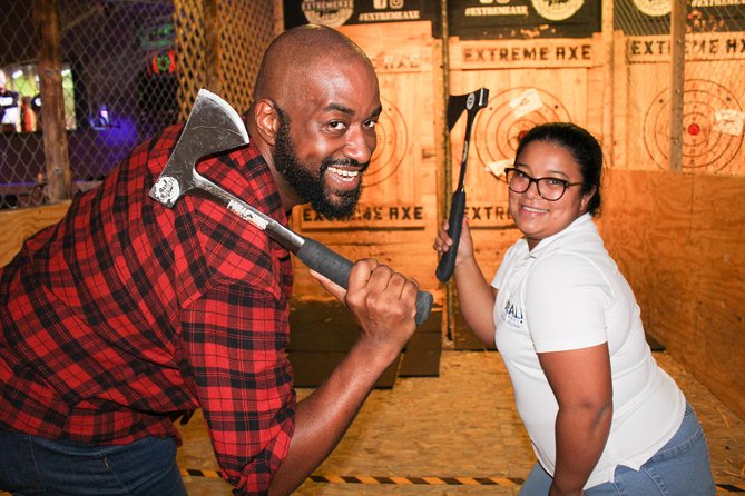 Axe Throwing 60 Min - Axe Coach Guidance