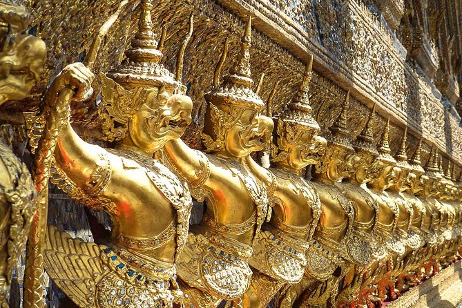 Bangkoks Grand Palace & Top Sights Walking Tour - Emerald Buddha Temple