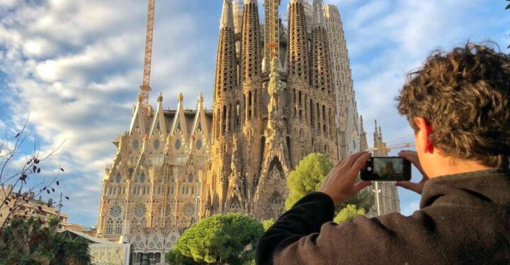 Barcelona: 3-Hour Bike Tour With a Local Guide - Experience Highlights