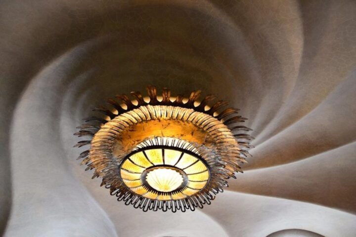 Barcelona: Casa Batlló, La Pedrera, & Chocolate Tasting Tour - Tour Duration and Flexibility